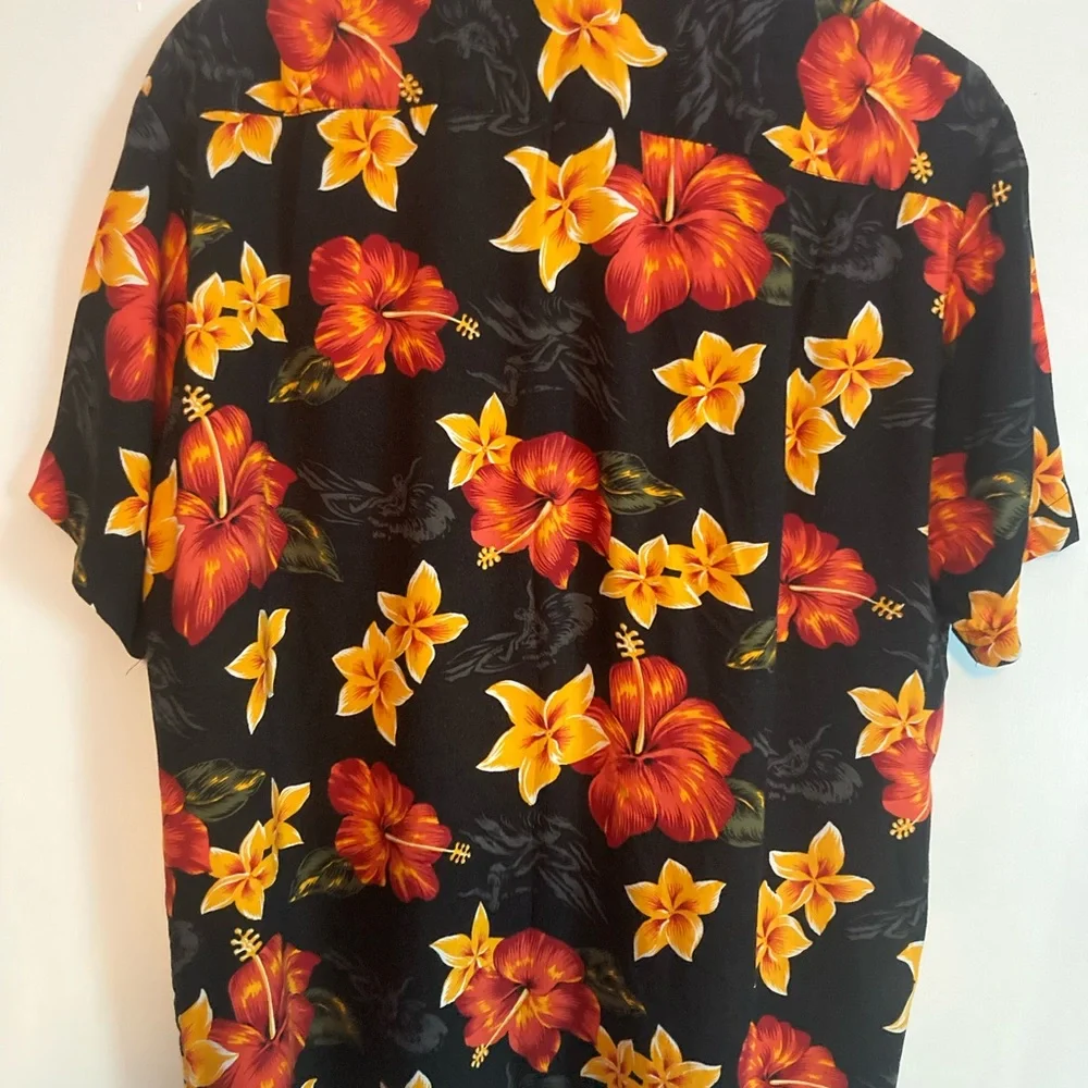 Red Dragon SZ M vintage colorful Floral Shirt with surfers